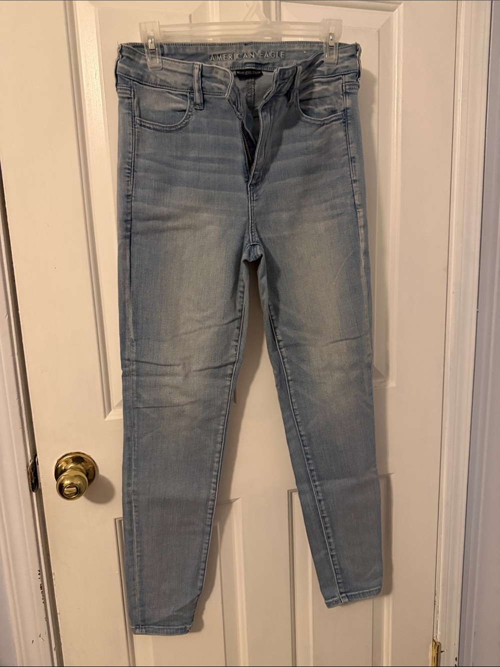 American Eagle Outfitters Light Wash Women’s Skinny Jeans